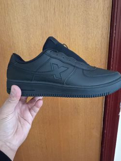 8.5 size  fit 25$