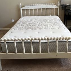 Queen Size Bed, Double Pillow Mattress Included.