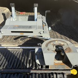 B&W Companion Fifth Wheel Hitch