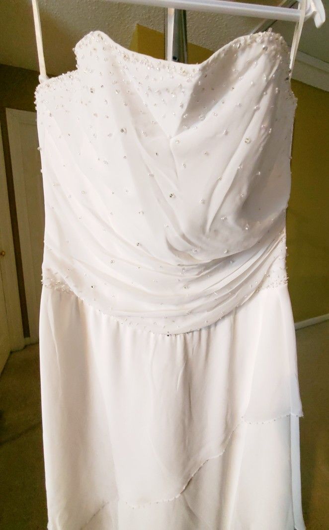 WEDDING/EVENING DRESS $300