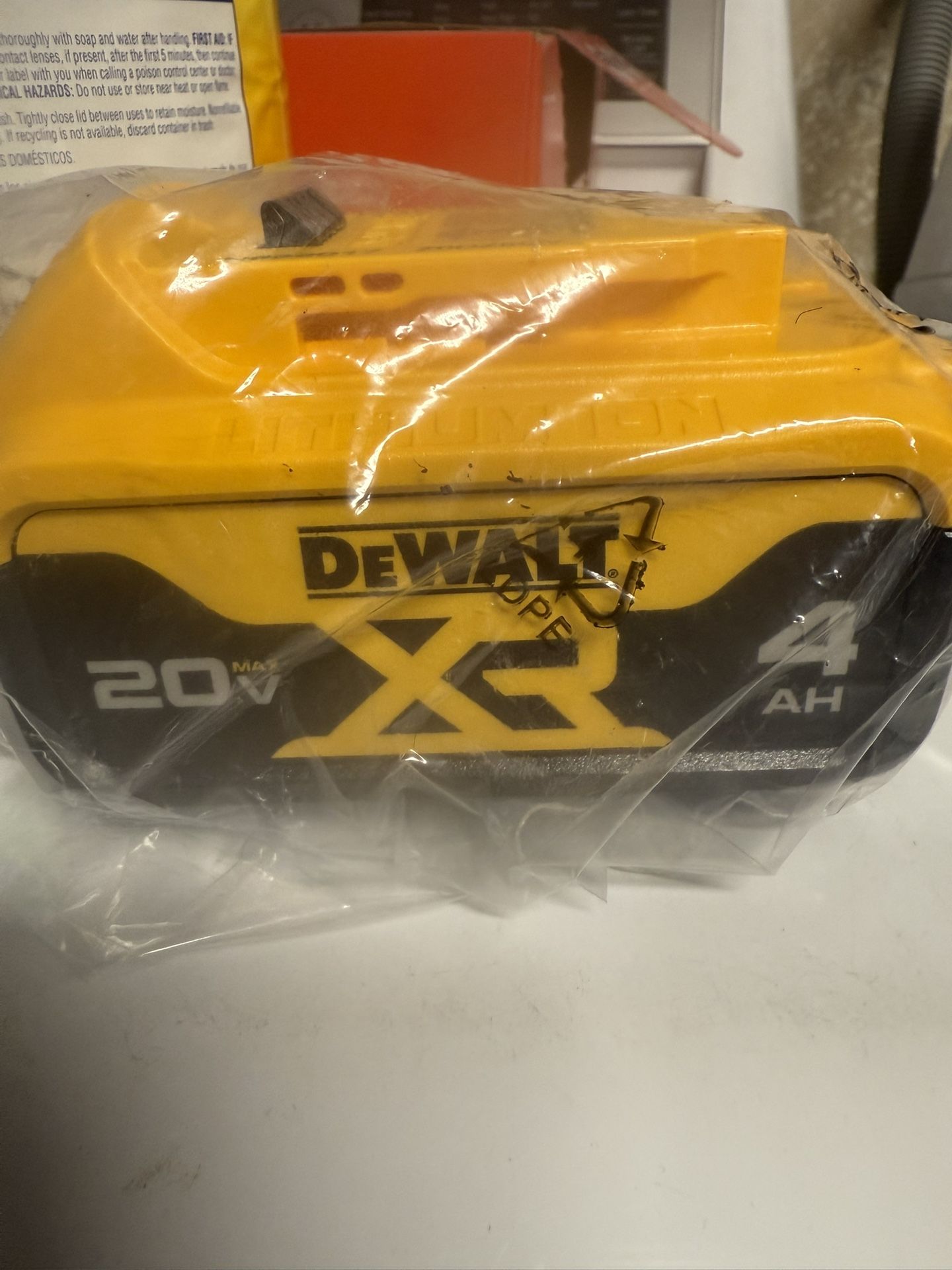 20V MAX Premium Lithium-lon 4.0Ah Battery Pack