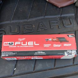 Milwaukee M12 Ratchet 