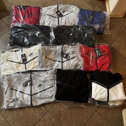 NIKE TECHS FULL SETS ALL SIZES