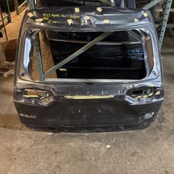 Tailgate Toyota RAV4