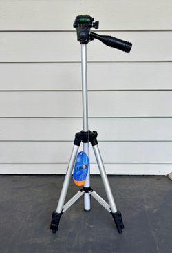 Unused ZEIKOS - ZE-TR26A 50 Inch Photo/Video Travel Tripod with Carrying Case