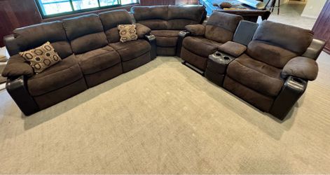 Large Theater-Style Sectional Sofa in Great Condition.