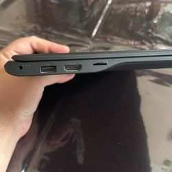 Samsung Chrome Black 11.9in