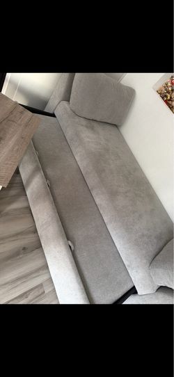 Pull out couch great condition.