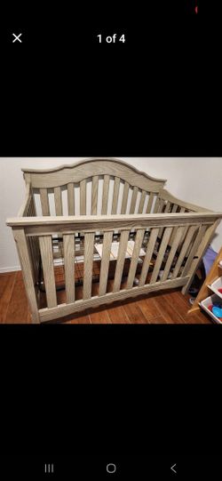 Farmhouse 6-in-1 Convertible Crib