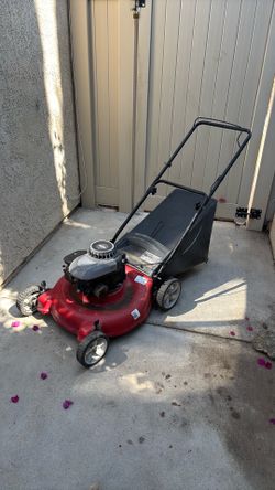 MTD 21” Push Lawn Mower Briggs & Stratton Engine Untested As-Is