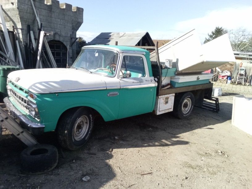 Oldie Truck