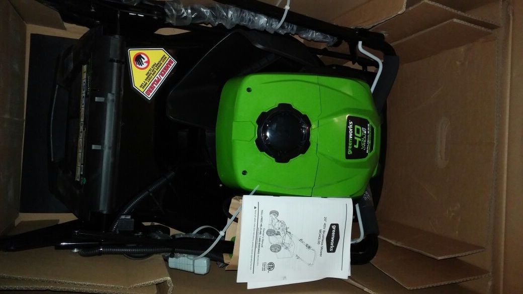New greenworks battery cordless g max 40V 20 inch lawn mower