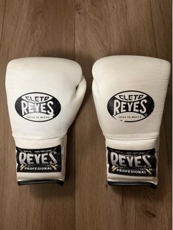 Cleto Reyes boxing gloves 14 oz