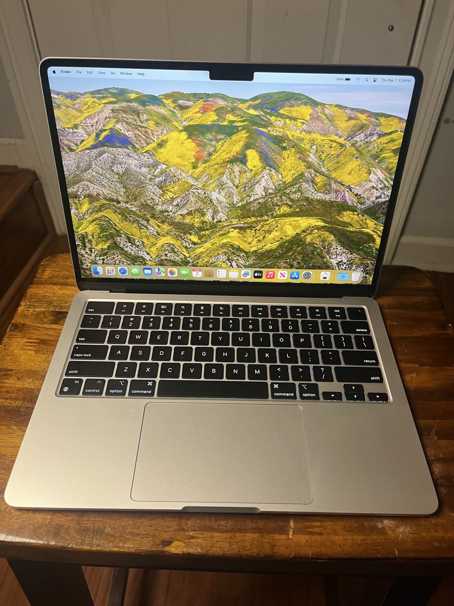 New 2022 Apple MacBook Air M2 24GB 512GB, 62 Counts On Battery Comes With Applecare March 5, 2026