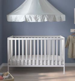 IKEA SUNDVIK Crib