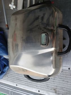Uniformed portable stainless steel gas grill