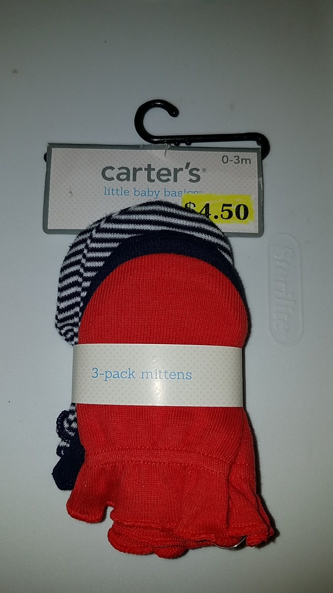 Carter's 3 pack of mittens 0-3 months