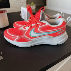 Nike Cosmic Runner GS – Red/White/Turquoise – Youth Size 5.5Y – Brand New (No Box) 