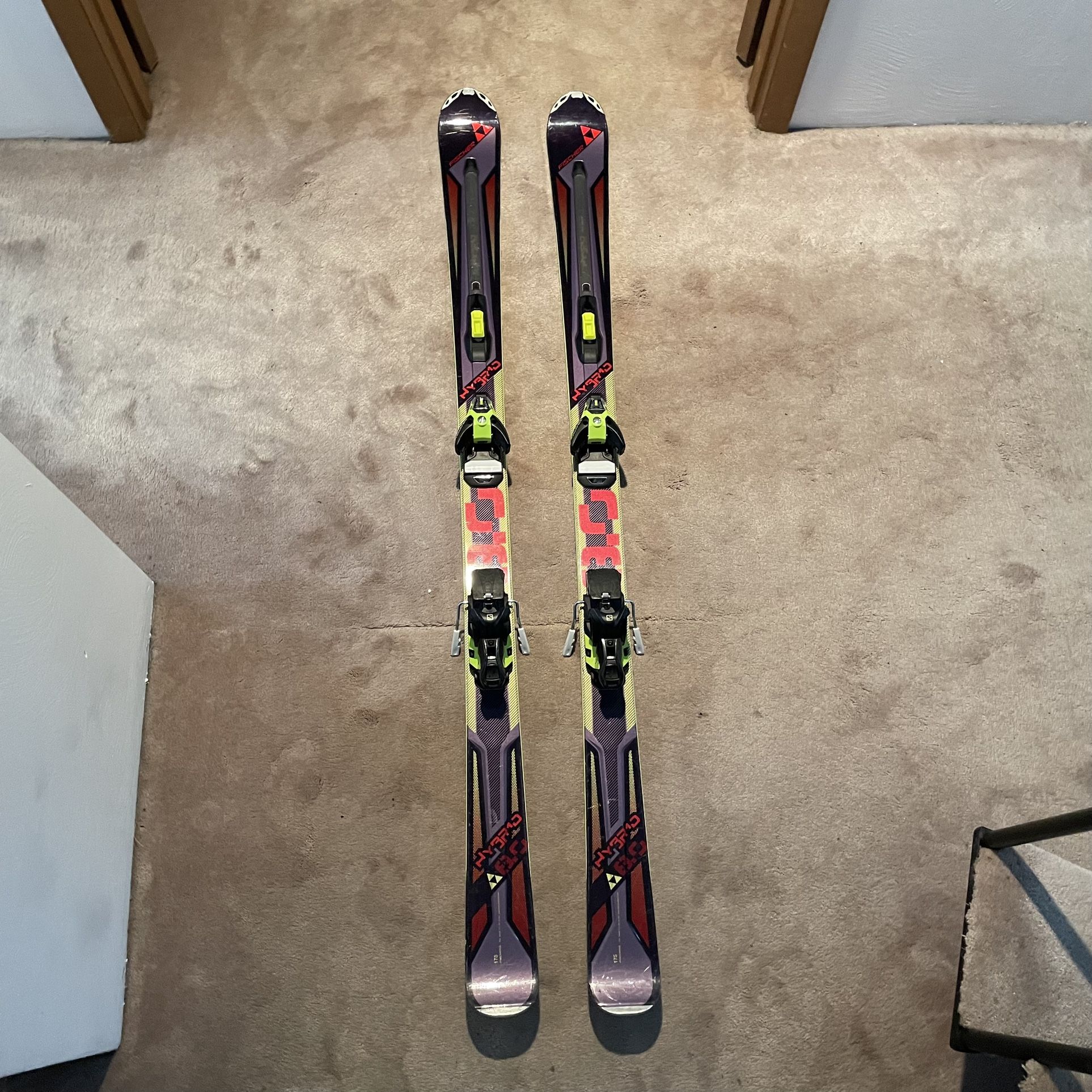 Fisher hybrid 8.0 Skis + Bindings