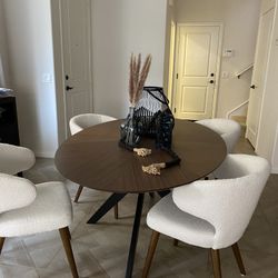 dining room table 