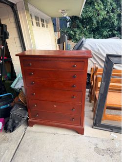 Dresser