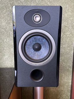 Focal Vestia N1 pair with stands.