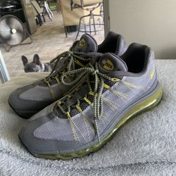 NIKE AIRMAX.  SIZE 10.5 $85