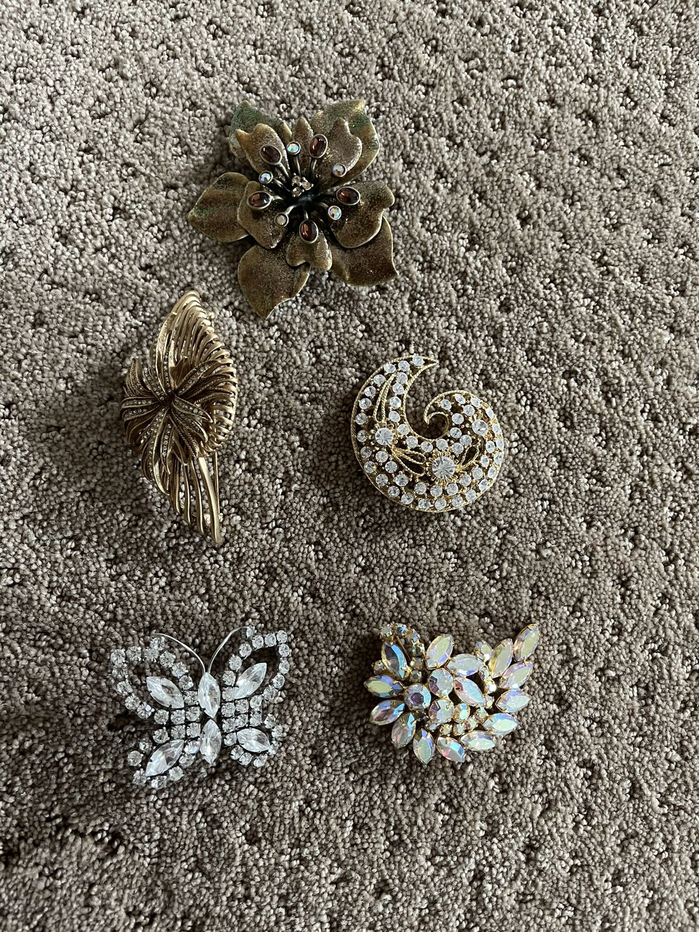 Four Vintage Brooches 