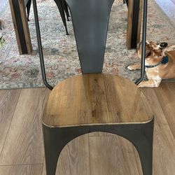 Table 6 Chairs With Leaf 