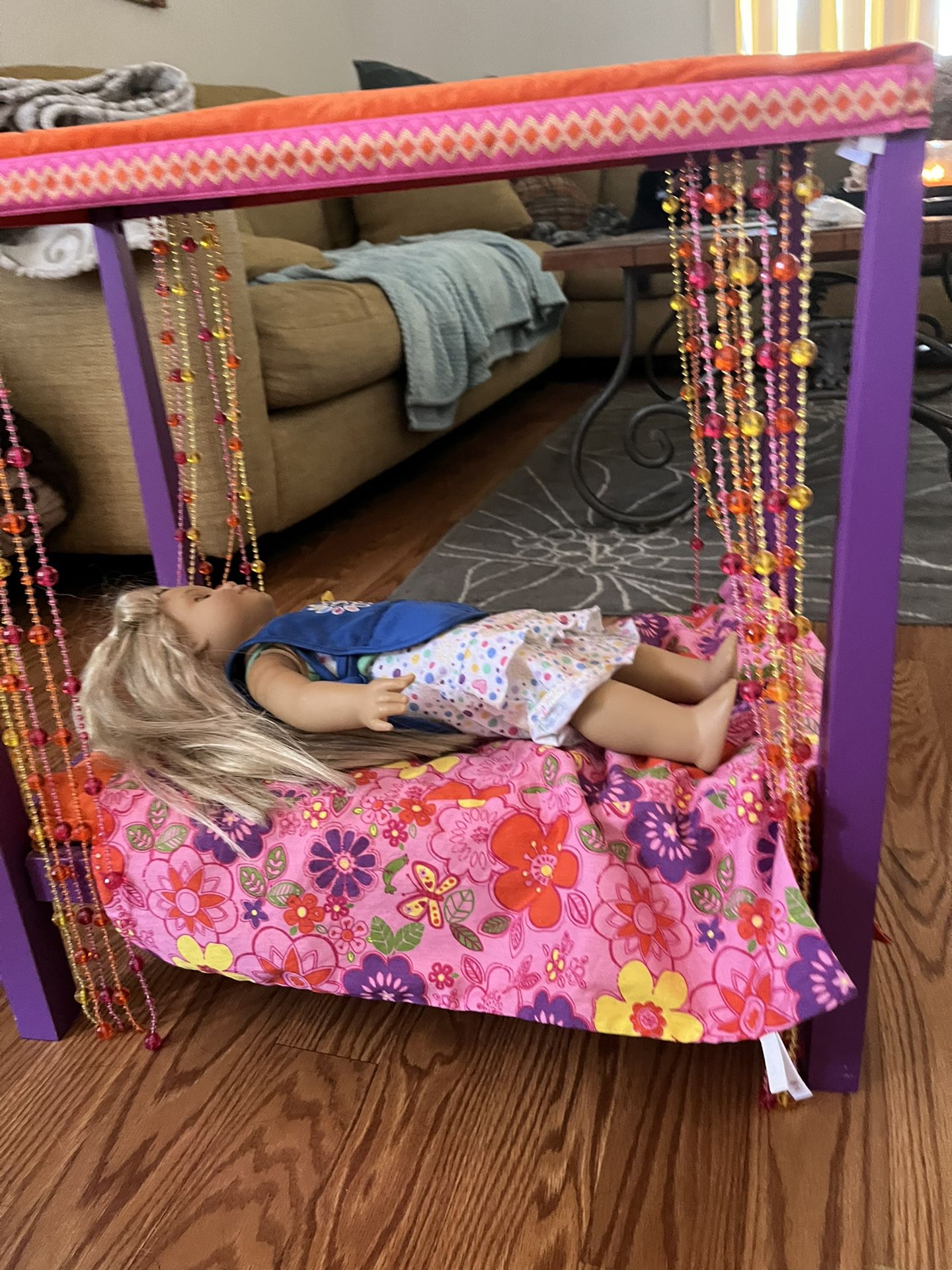 American Girl Julie And Canopy Bed 