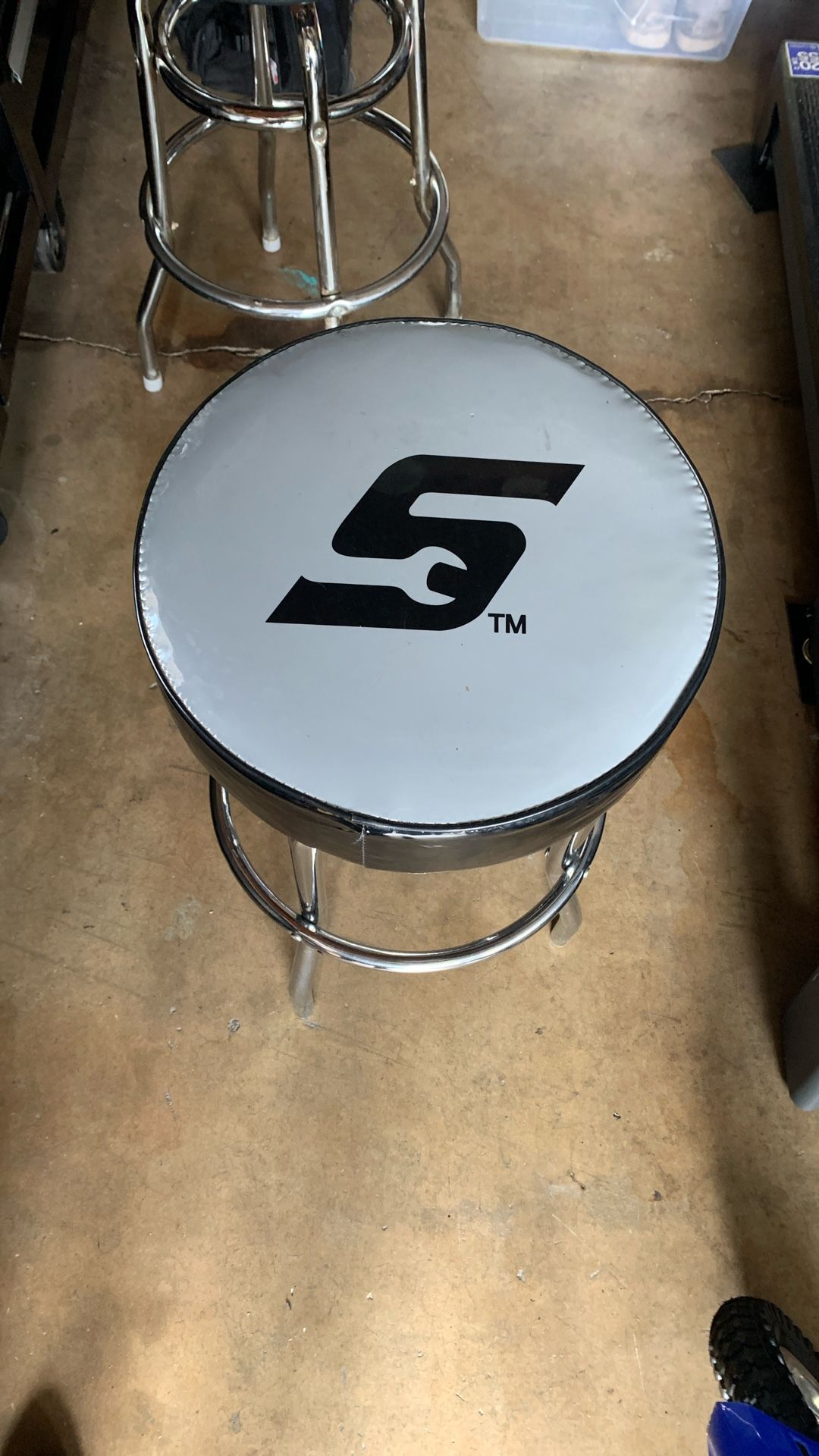 Snap-on Bench Stool