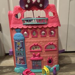 Minnie mouse dollhouse