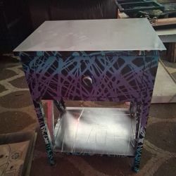 2 Accent Tables 