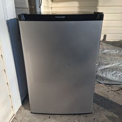4.5 cubic ft. Frigidaire Compact Refrigerator 