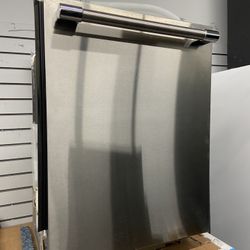 Thermador Stainless Steel Dishwasher Emerald Series 24”