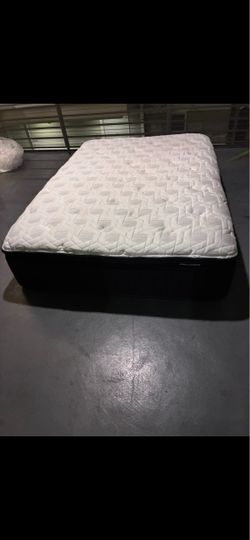 Full Englander Mattress 500$