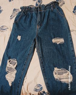 Forever21 DISTRESSED BAGGY jeans