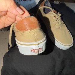 Vans choes  size 8 Men 9.5 women