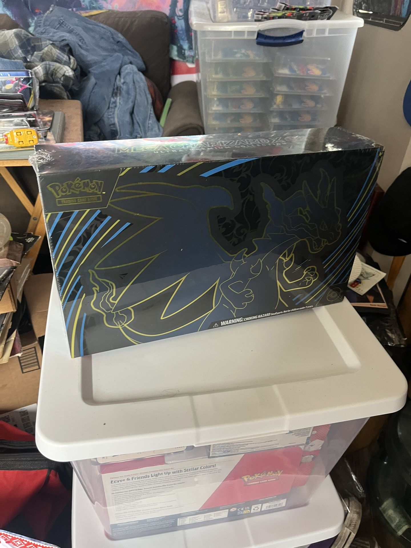 Pokemon Mega Charizard Premium