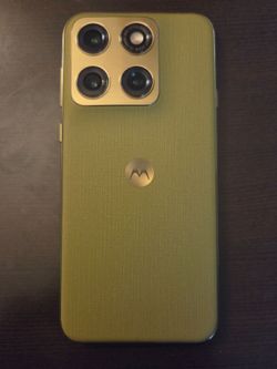 unlocked 2026 Motorola Edge 128GB in PANTONE Martini Olive