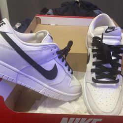 Nike Dunk Low (never worn) 