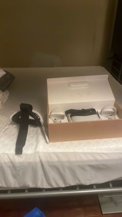 Oculus Meta Quest 2 with Elite Strap and Silicone cover