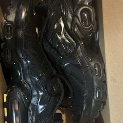 Nike Air Max Plus Triple Black