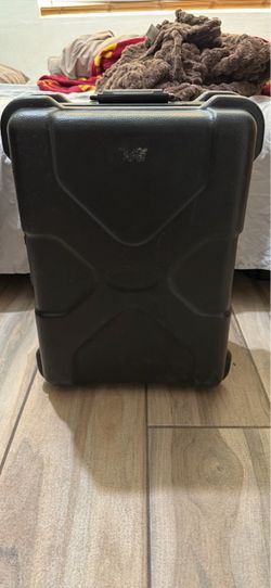 Black Hard Shell Rolling Carry-On camera case