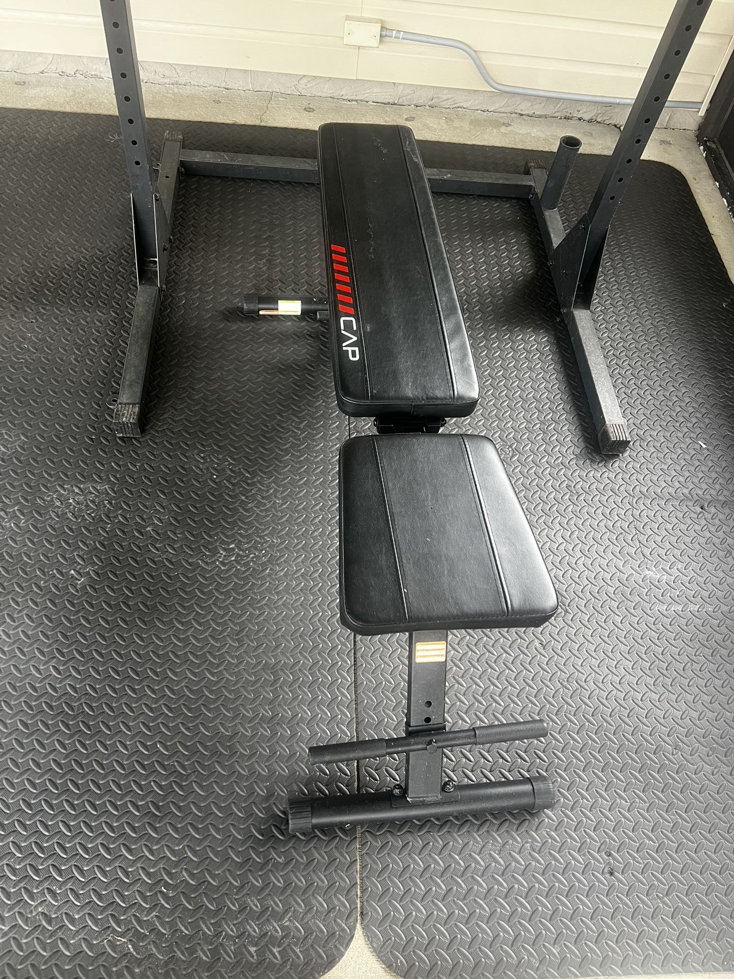 Cap Weight bench