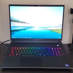 Alienware M18 R2 Gaming Laptop, 18" QHD+, Intel 24-core i9, GeForce RTX 4090, 64GB RAM, 2 TB SSD.
