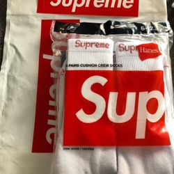 Supreme x Hanes Cushion Crew Socks 4-Pack