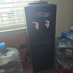 Water dispenser