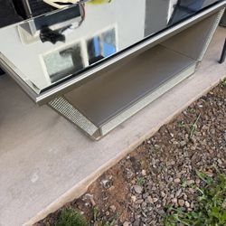 Ashley Furniture - Leire Cocktail Table