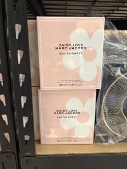 🌼✨ Daisy Love Eau De Toilette Spray by Marc Jacobs ✨🌼 1.6 oz